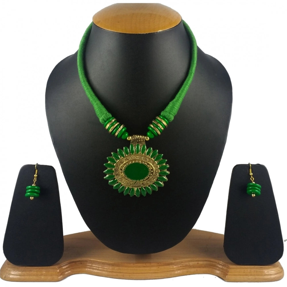 Generic Women's Green Color Designer Tibetan Style Fashion Necklace Set (Color: Green)