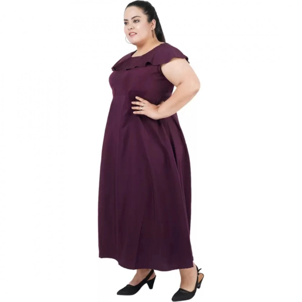 Generisches figurbetontes, ausgestelltes lila Kleid für Damen (Farbe: Lila, Material: Polyester)