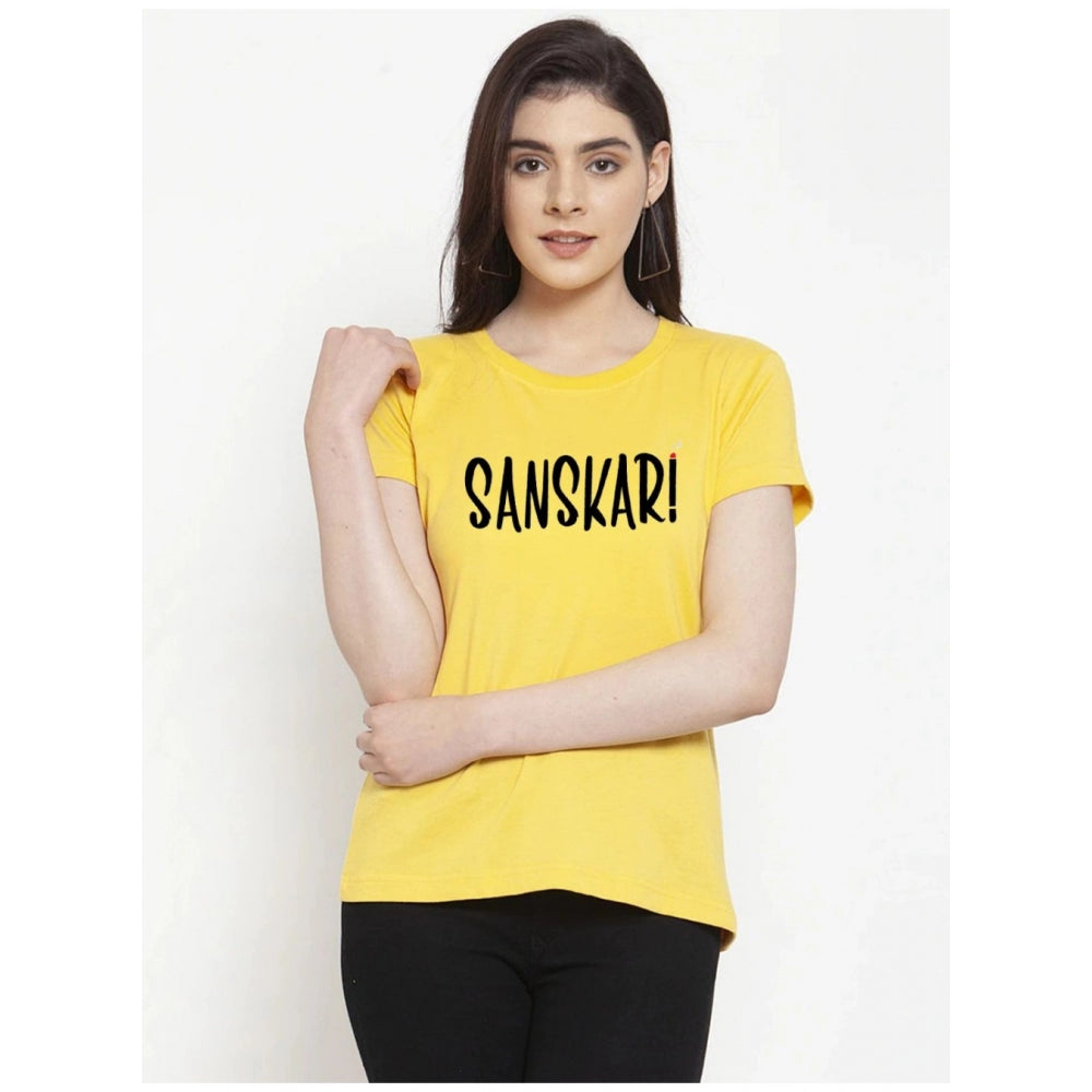 Generisches Damen-T-Shirt aus Baumwollmischung mit Sanskari-Aufdruck (Gelb)