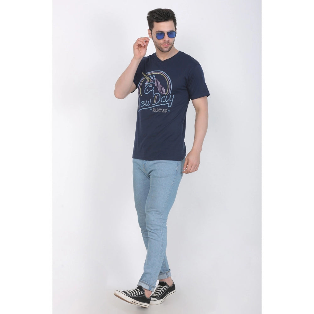 Generisches bedrucktes T-Shirt aus Baumwolljersey mit V-Ausschnitt für Herren (Marineblau)