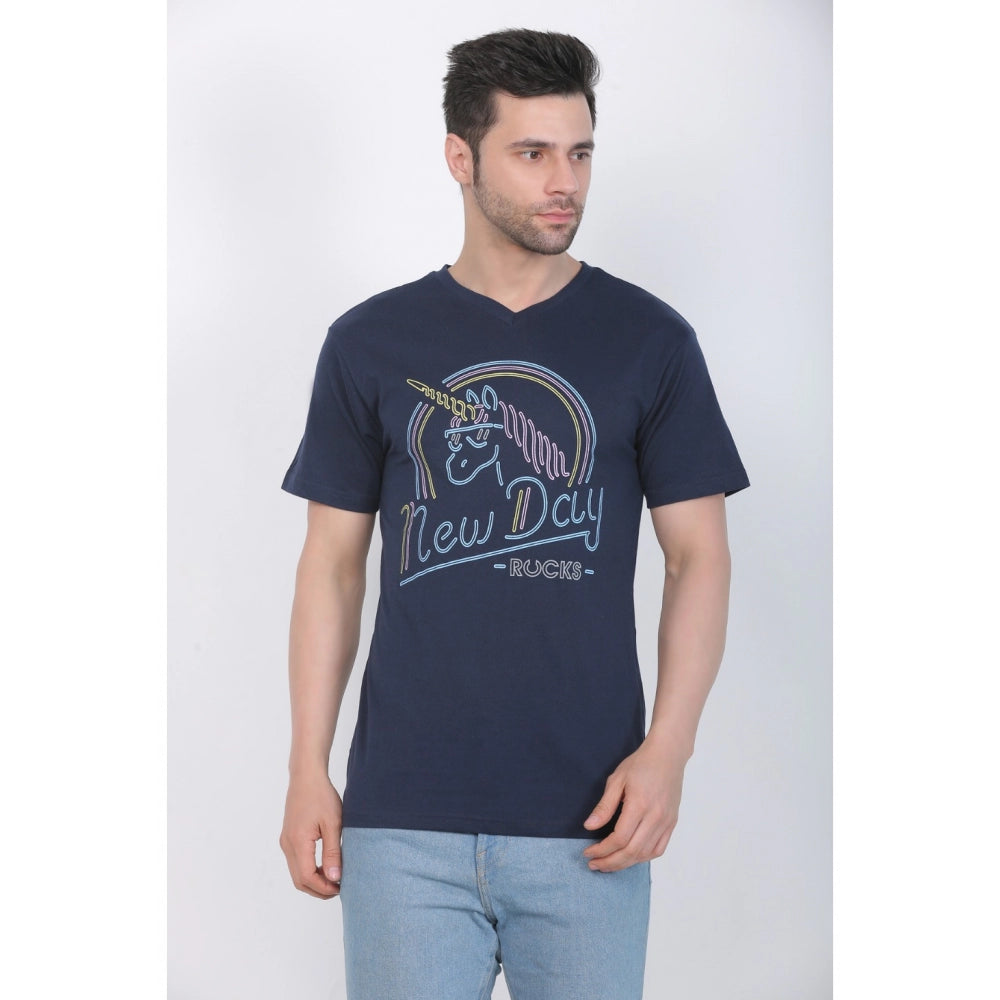 Generisches bedrucktes T-Shirt aus Baumwolljersey mit V-Ausschnitt für Herren (Marineblau)