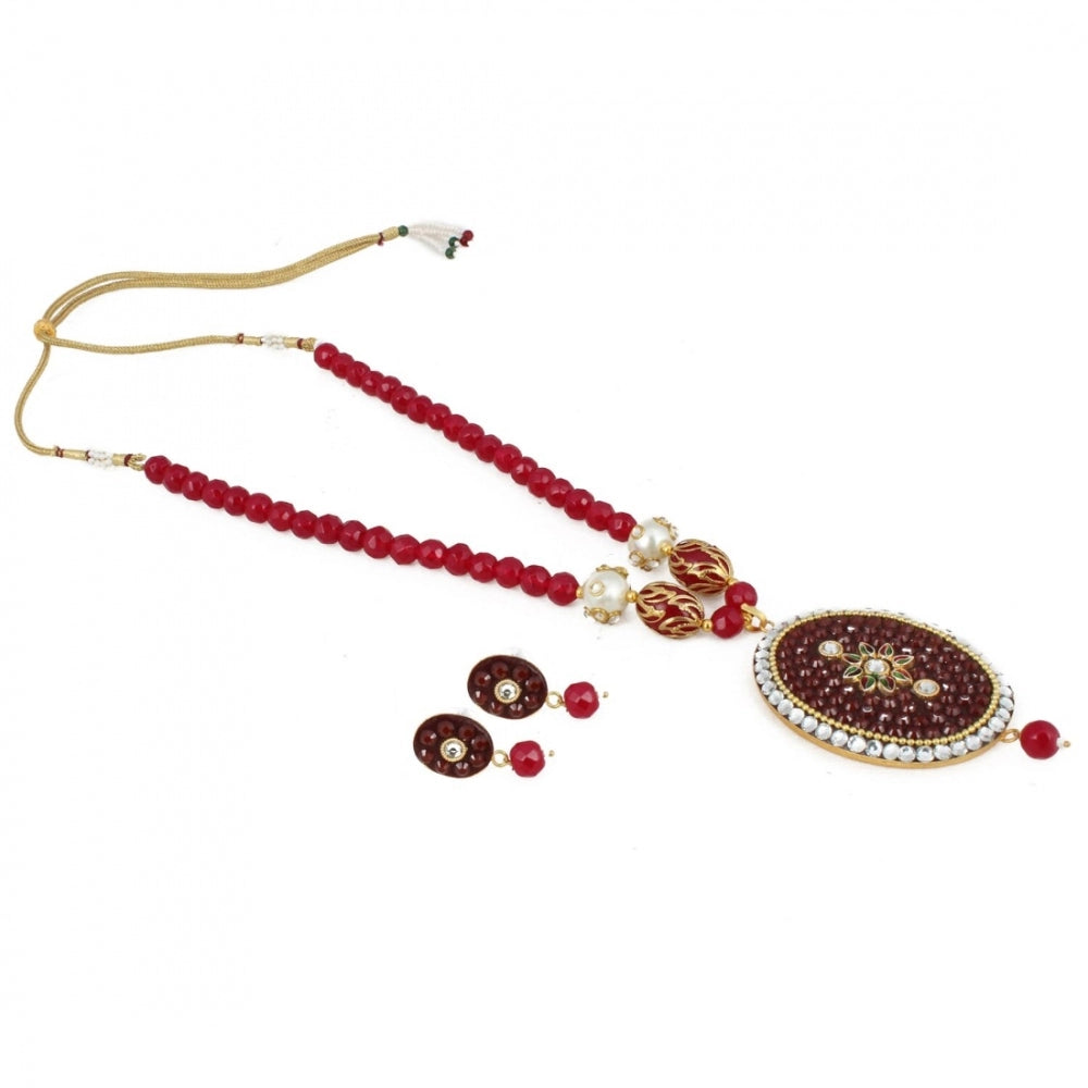 Stilvolles, kastanienbraunes, vergoldetes traditionelles Kundan-Halskettenset mit Ohrringen für Damen (Farbe: Rot)