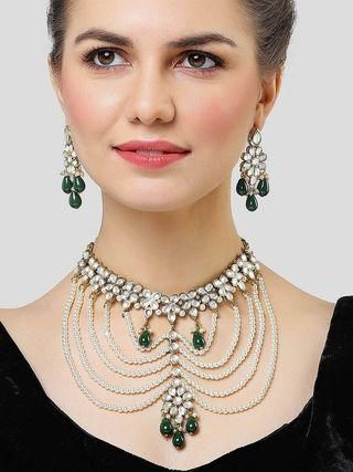 Karatcart Halsketten-Set mit Perlen und grünem Tumble Kundan-Choker für Damen