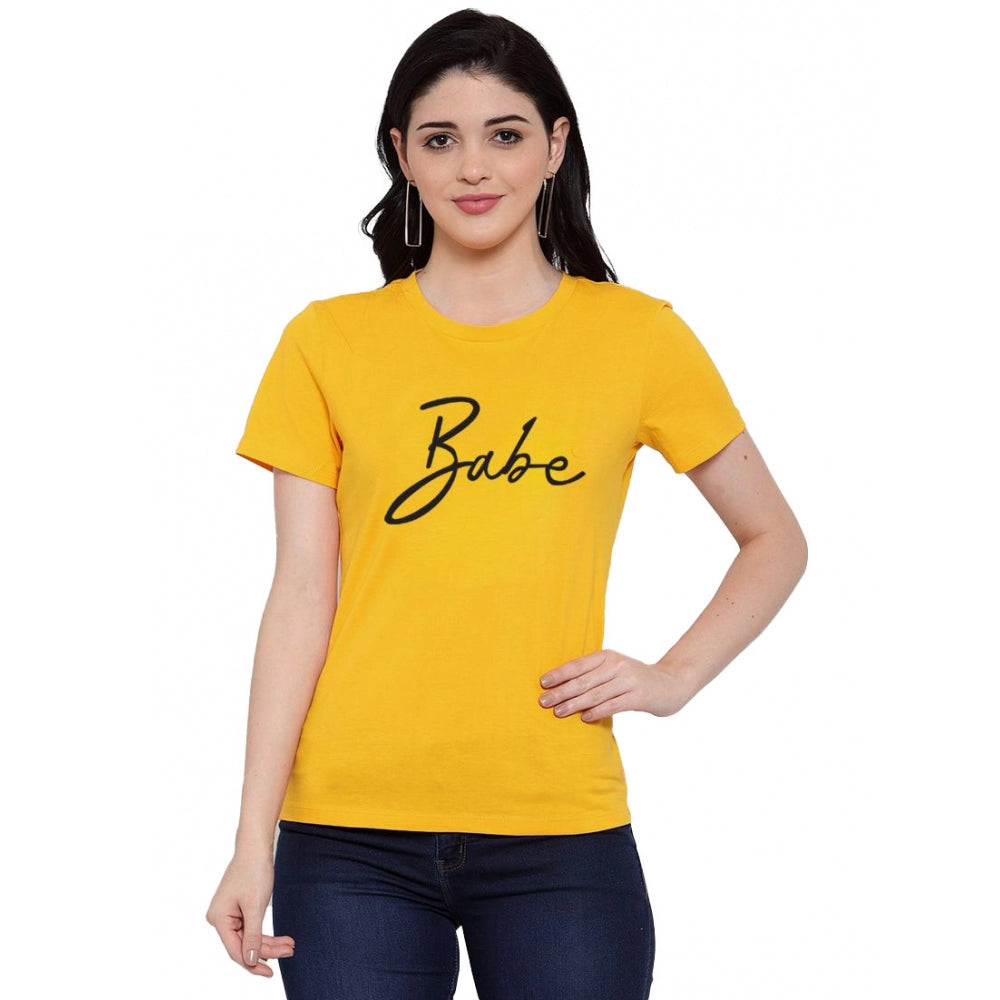 Generisches Damen-T-Shirt mit „Babe“-Aufdruck aus Baumwollmischung (gelb)