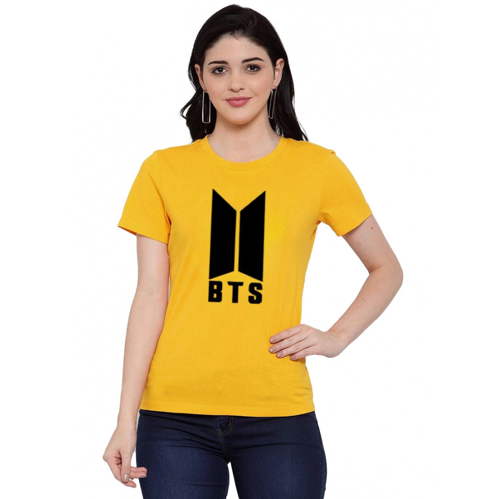 Generisches T-Shirt aus Baumwollmischung mit BTS-Aufdruck für Damen (gelb)