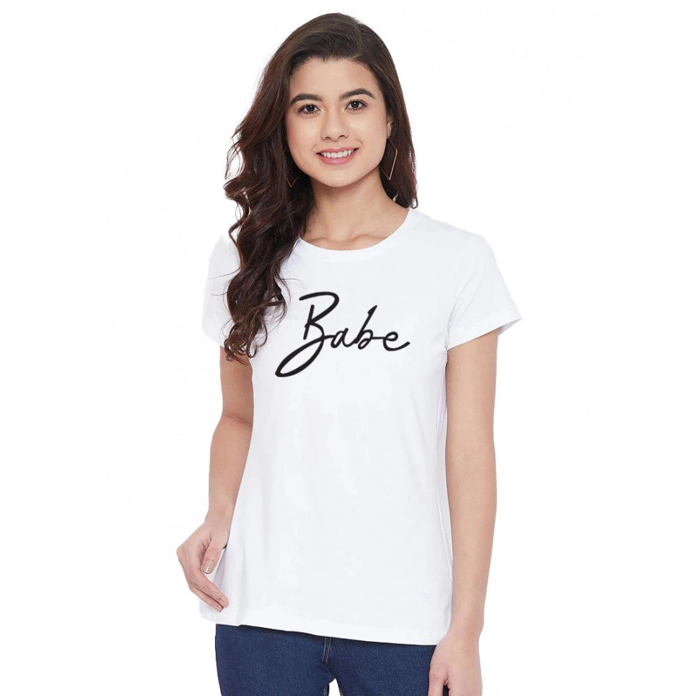 Generisches Damen-T-Shirt mit „Babe“-Aufdruck aus Baumwollmischung (weiß)