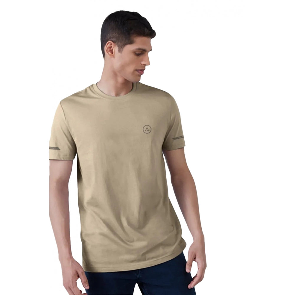 Generisches Herren-T-Shirt aus legerem, halbarmigem, einfarbigem Polyester mit Rundhalsausschnitt (Beige)