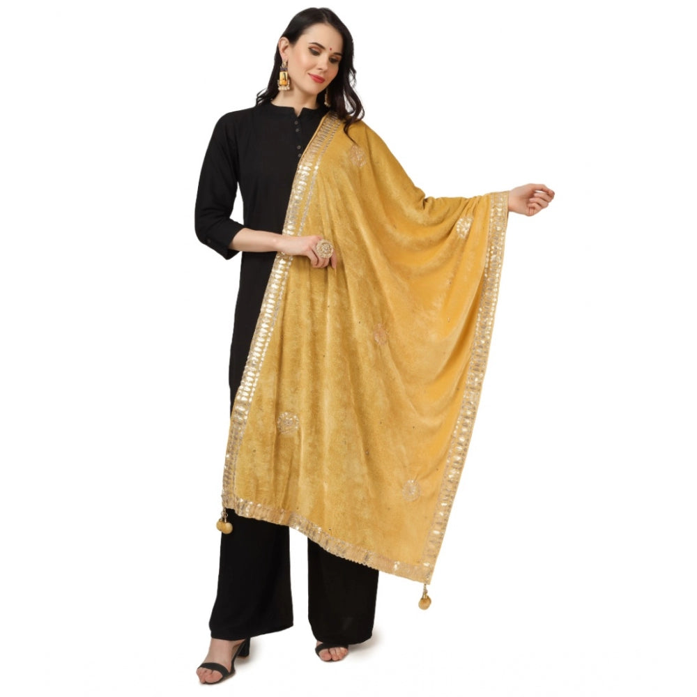 Generischer Gotta Patti Dupatta aus Samt für Damen (Gelb, Länge: 2,25 bis 2,50 m)