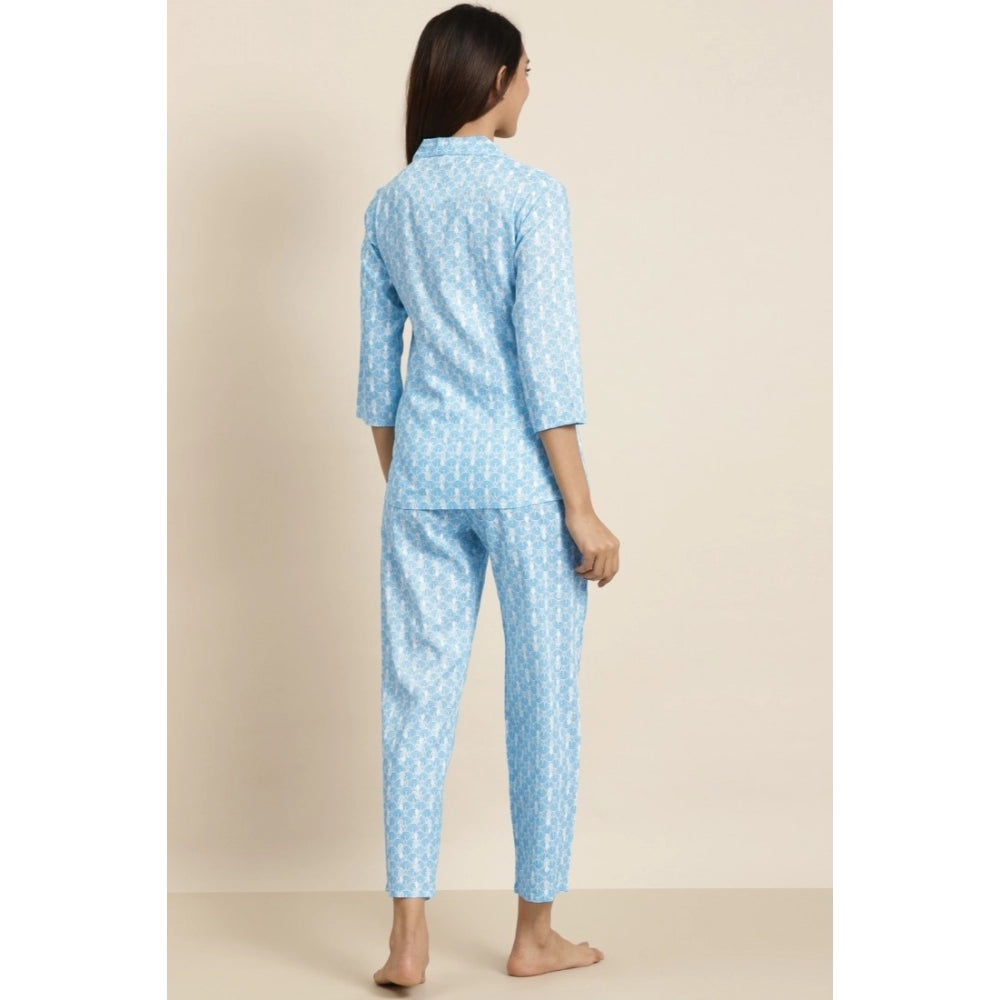 Generisches Damen-Set aus lässigem Viskosehemd mit 3/4-Ärmeln und Blumenmuster und Pyjamahose (blau)