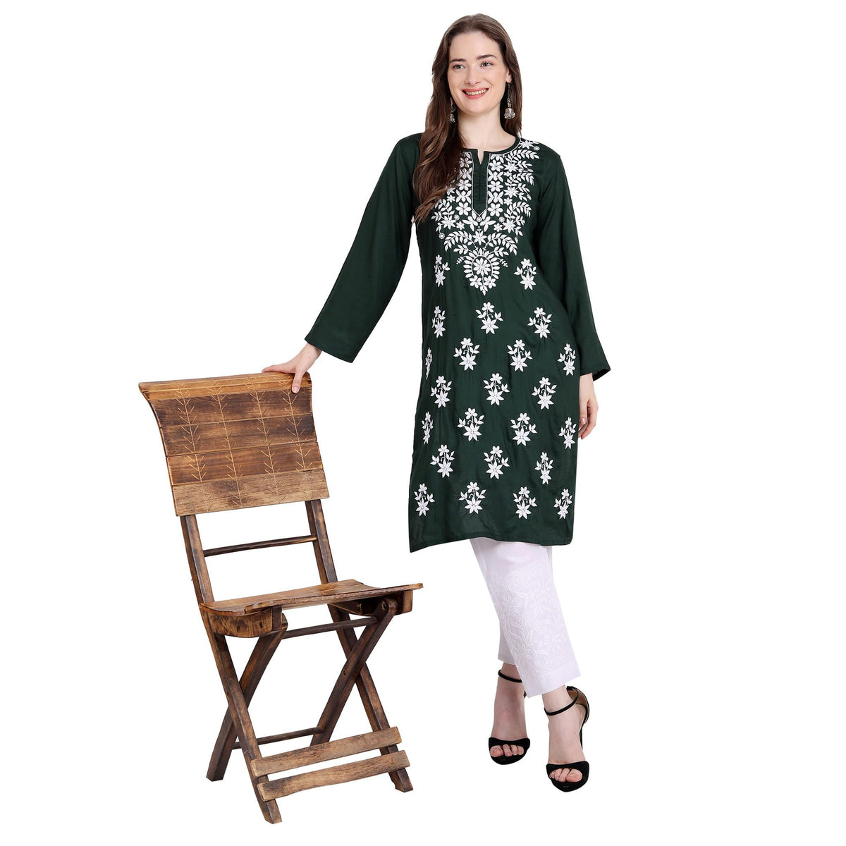 Lucknowi Chikankari Rayon gerade geschnittenes Kurta für Frauen