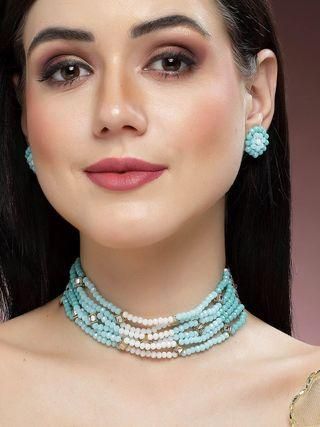 Karatcart Halsketten-Set mit Kundan-Perlen und hellblauen und weißen Kristallen für Damen